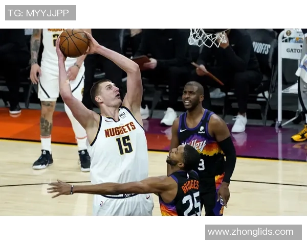 辛普森盛赞布里奇斯：场上场下皆领袖，沟通不息