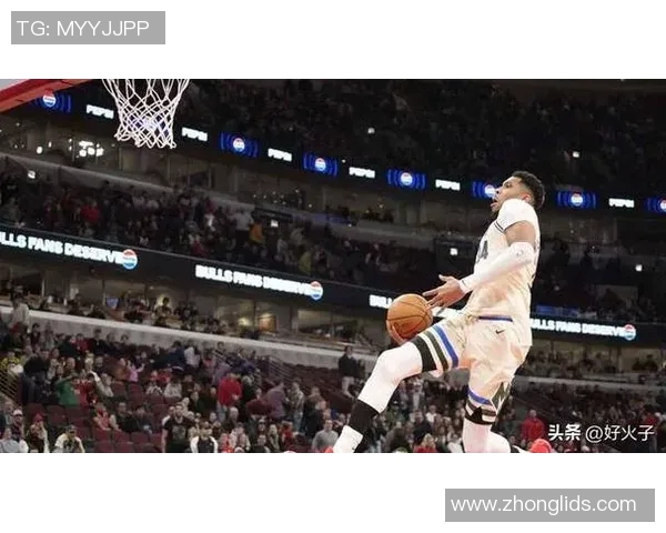 字母哥垃圾时间扣篮引爆公牛雄鹿冲突 十几人激烈纠缠引发争议